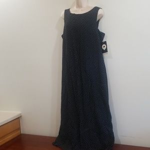 Quadra blk and white polka dot Maxi dress.